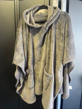 Fleece shawl pajama wrap